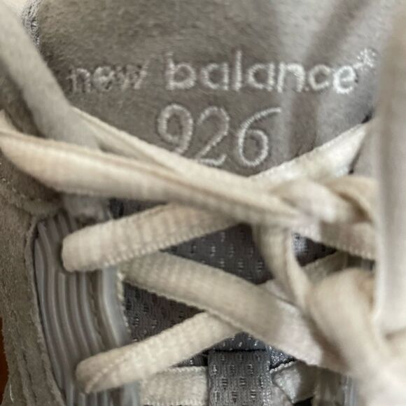 New Balance 926 Walking Sneakers Gray Suede Low Top Shoes WW926GR Size 11 B - Picture 4 of 7